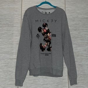 Disney Neff sweatshirt